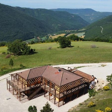 Вилла Casale Sienti'N Puo Норча Экстерьер фото